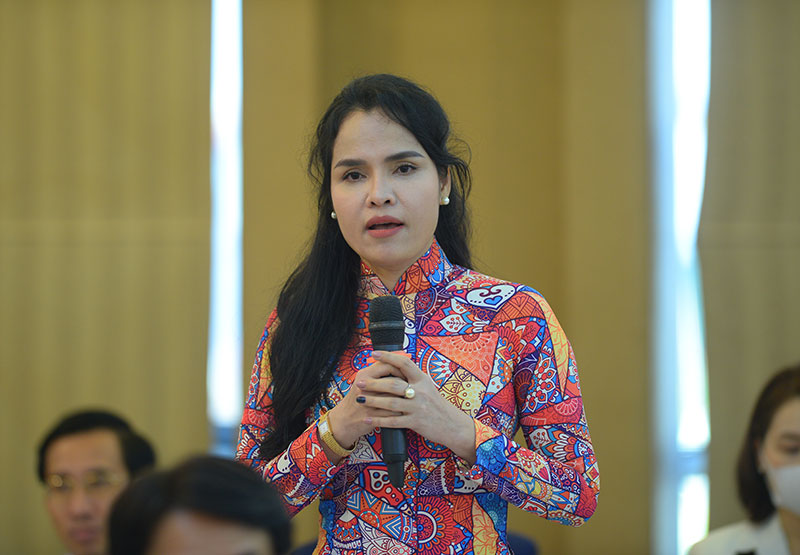 bà Phạm Thị Bích Huệ, Chủ tịch HĐQT Cảng Quốc tế Long An, đại diện Hội doanh nhân Trẻ Việt Nam