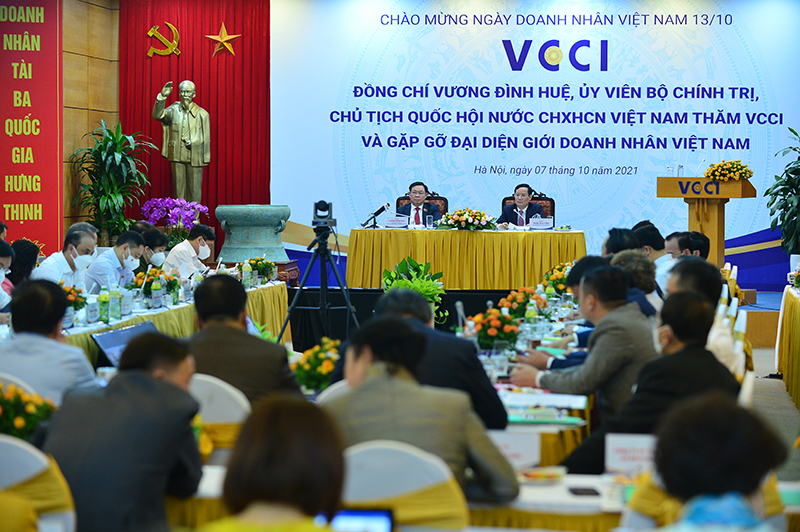 Buổi làm việc của Chủ tịch Quốc hội Vương Đình Huệ với VCCI và gặp gỡ giới doanh nhân.