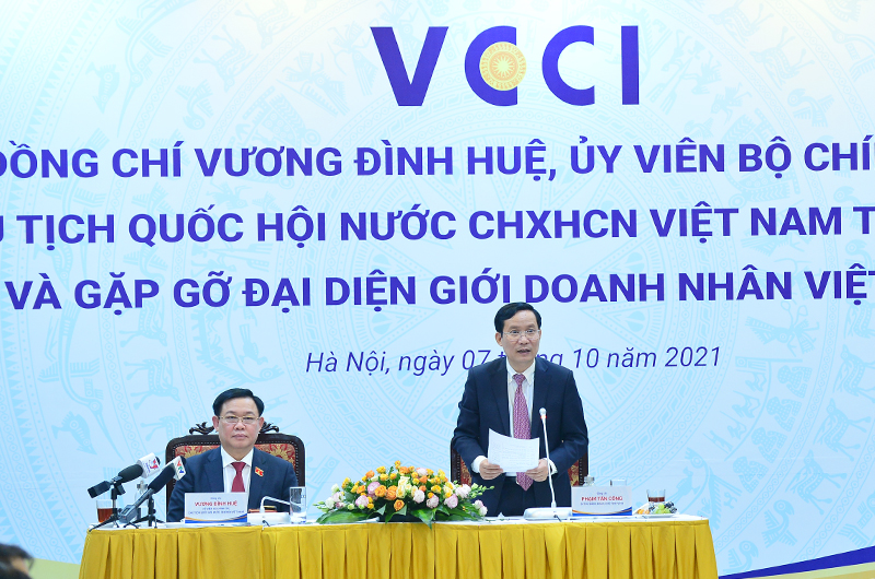 Chủ tịch VCCI Phạm Tấn Công phát biểu kết luận 