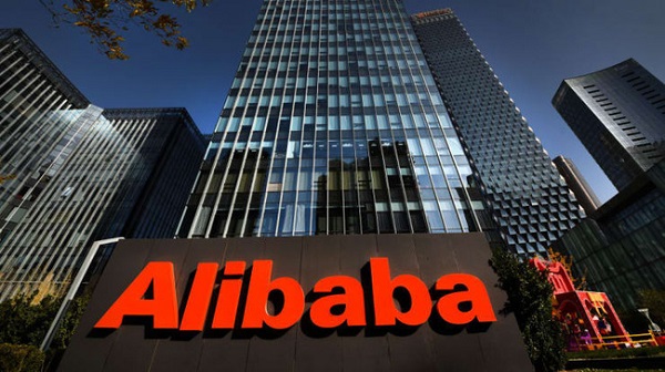 Hồi năm ngoái, Alibaba đã phải tạm dừng kế hoạch rót vốn khởi nghiệp vào quốc gia Ấn Độ (ảnh: Bên ngoài trụ sở Alibaba ở Bắc Kinh, Trung Quốc - Getty)