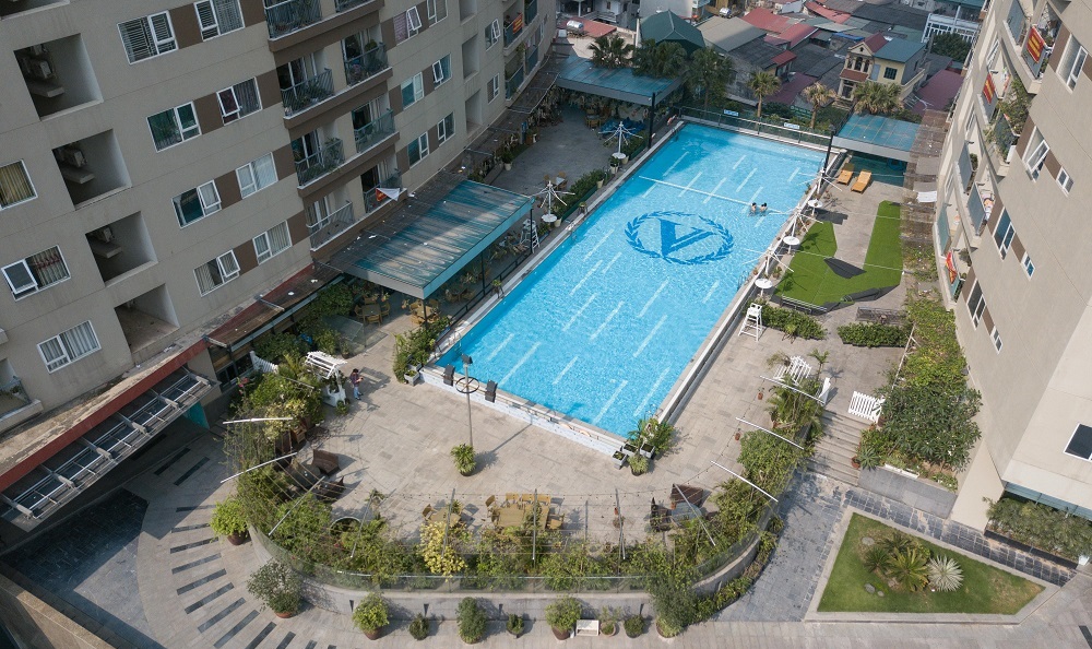 Bể bơi tại tầng 5 The Van Phu - Victoria (Khu đô thị mới Văn Phú, quận Hà Đông) của Văn Phú - Invest