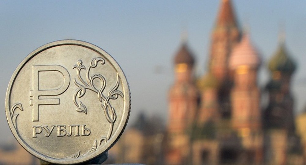 các ngân hàng Nga đã cảnh báo Ngân hàng Trung ương Nga rằng, đồng rúp kỹ thuật số có thể làm suy yếu các ngân hàng truyền thống nếu mọi người rút tiền của họ để đổ xô vào hệ thống mới