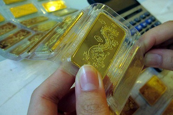 Giá vàng trong nước đang cao hơn 7 triệu đồng mỗi lượng so với giá vàng quốc tế.