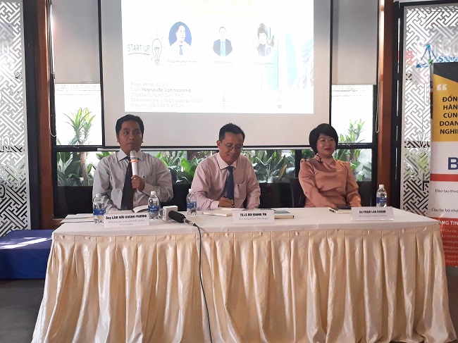 Các diễn giả chia sẻ những câu chuyện khởi nghiệp tại hội thảo tổ chức ở Saigon Innovation Hub. Ảnh: Hà Thế An.