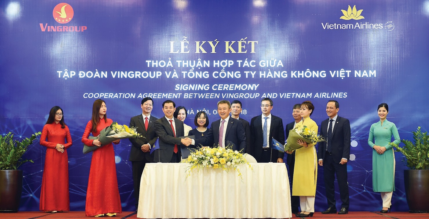 Tổng công ty hàng không Việt Nam (Vietnam Airlines) và Tập đoàn Vingroup đã chính thức ký thỏa thuận hợp tác xây dựng các sản phẩm kết hợp hàng không và du lịch.
