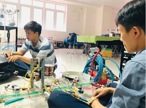 Hoạt động của sinh viên CLB Nghiên cứu khoa học - Khoa Công nghệ kỹ thuật Điện Điện tử, trường Đại học Đông Á.