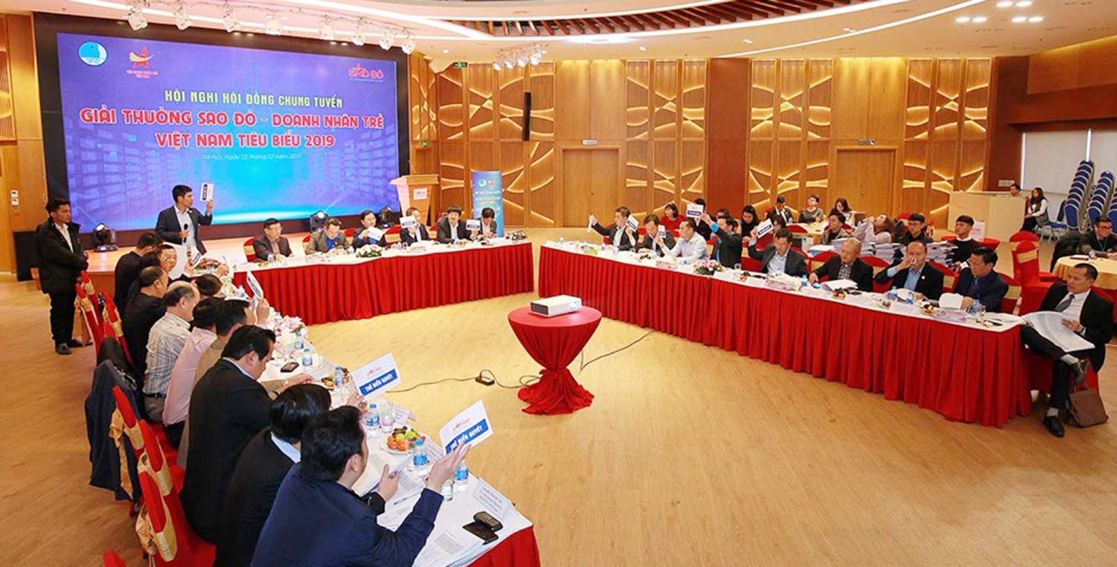  Hội nghị Chung tuyển Giải thưởng Sao Đỏ - Doanh nhân trẻ Việt Nam tiêu biểu 2019.