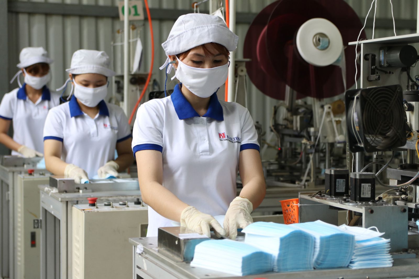 p/Năng lực ngành dệt may mỗi tháng có thể sản xuất 150-200 triệu khẩu trang vải. 