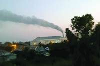 An Giang: Khổ sở khi ở gần những nhà máy đầy khói, bụi