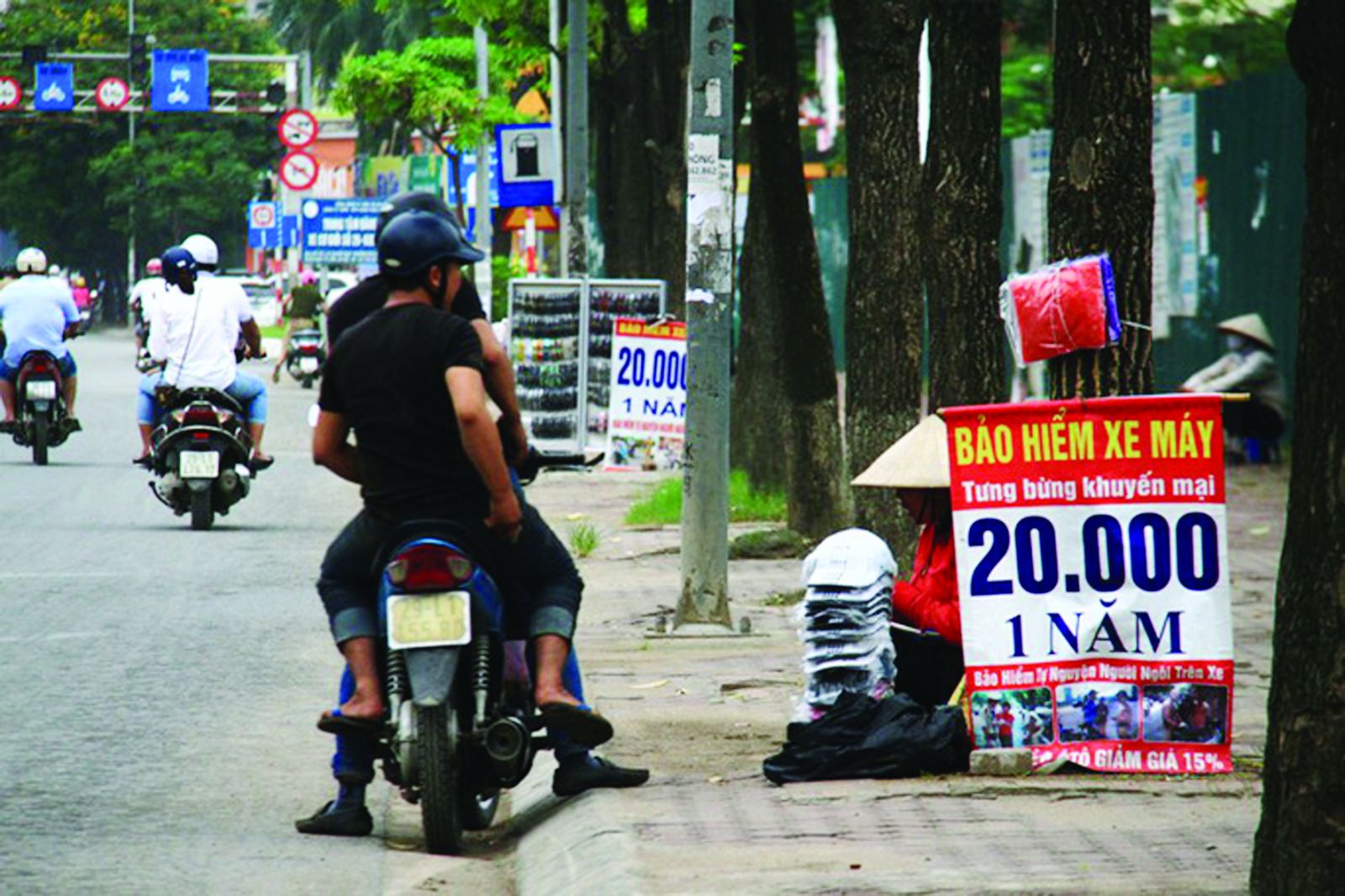Cơ quan quản lý Nhà nước nên thực hiện cả trách nhiệm giám sát bồi thường cho người mua bảo hiểm. Bảo hiểm xe máy bán với giá rẻ tại Hà Nội - Ảnh: Thành Nguyễn