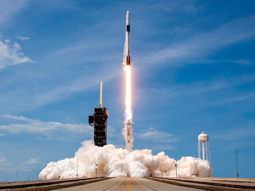 Tên lửa Falcon 9 của SpaceX đưa các phi hành gia Cơ quan Hàng không Vũ trụ Mỹ (NASA) lên Trạm Vũ trụ Quốc tế hồi tháng 5. Ảnh: SpaceX.