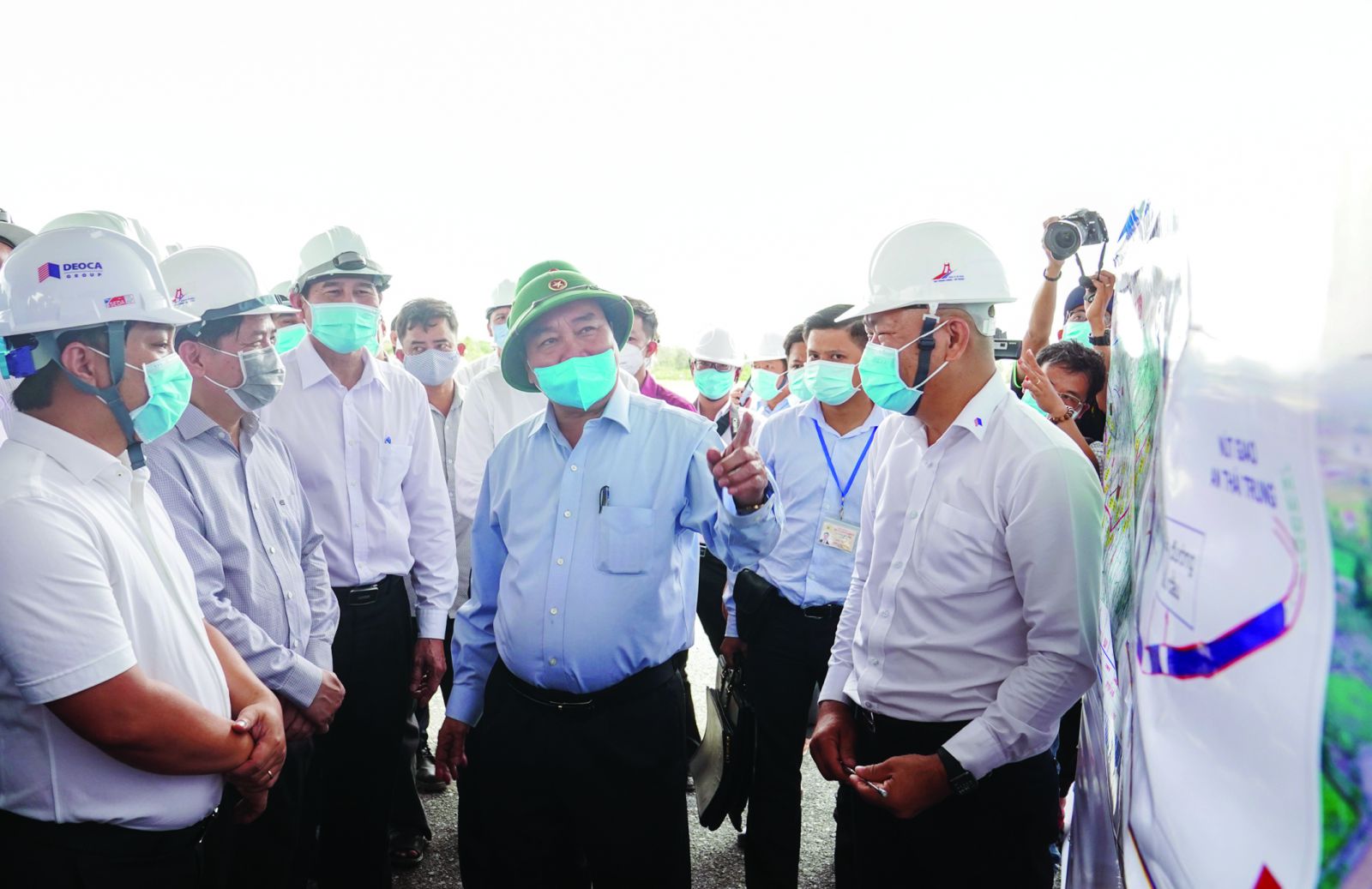<p/>Thủ tướng Nguyễn Xuân Phúc cùng đoàn công tác thị sát, kiểm tra Dự án cao tốc Trung Lương-Mỹ Thuận