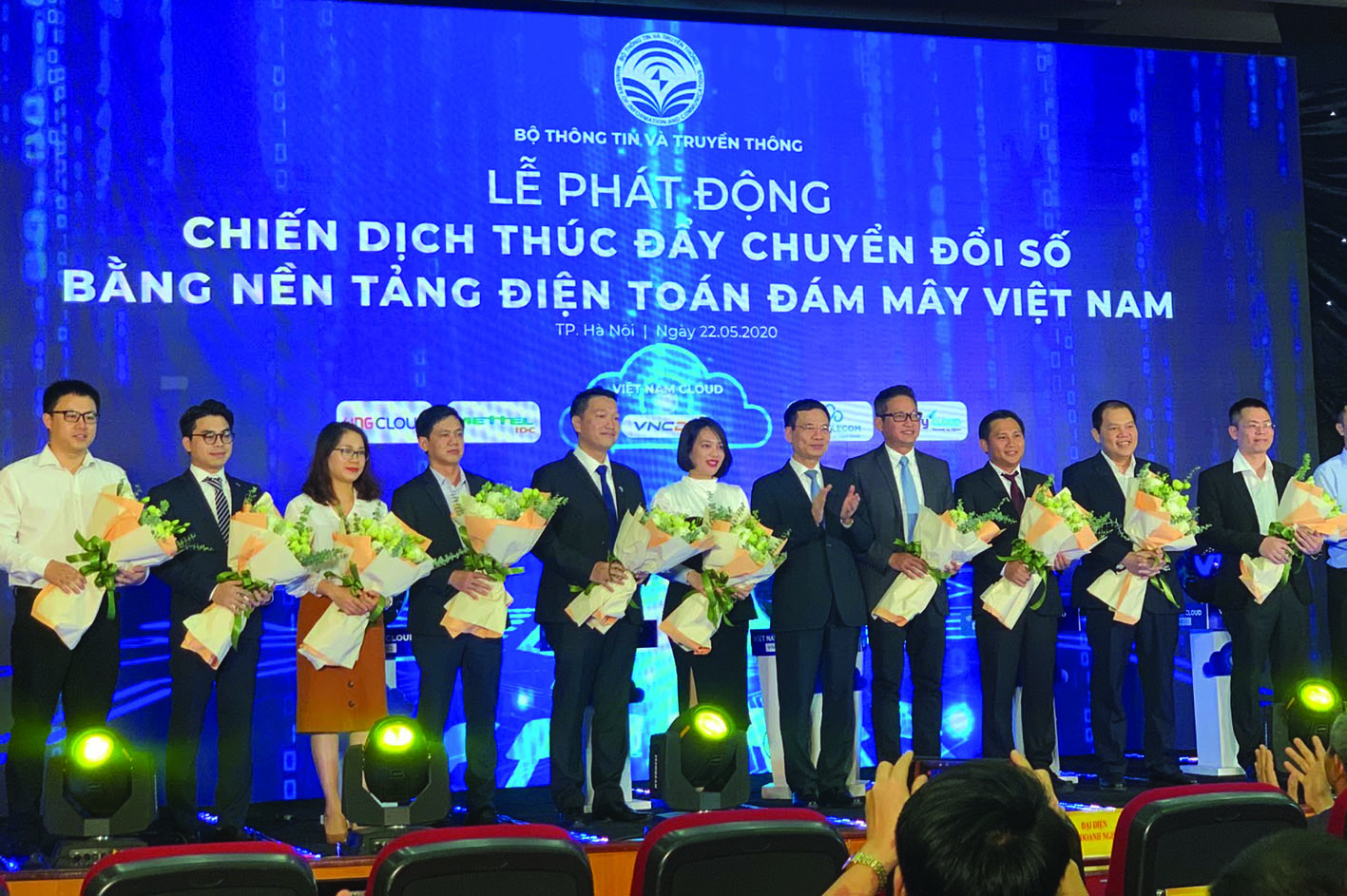  Các doanh nghiệp cung cấp dịch vụ đám mây hàng đầu Việt Nam tham gia chiến dịch thúc đẩy chuyển đổi số do Bộ Thông tin và Truyền thông phát động.