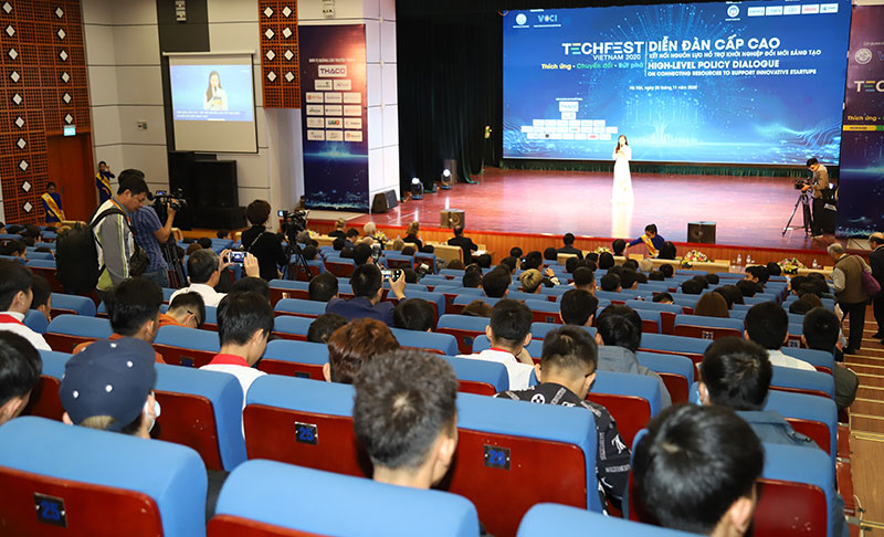 Diễn đàn “kết nối nguồn lực hỗ trợ khởi nghiệp đổi mới sáng tạo” diễn ra ngày 28/11 tại Hà Nội.