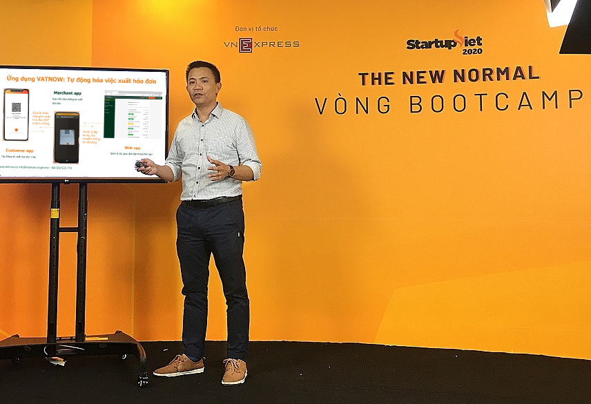 Ông Đào Quang Thuận - CEO Vatnow chia sẻ về mô hình hóa đơn điện tử tại Startup Việt 2020. Ảnh: Vatnow.