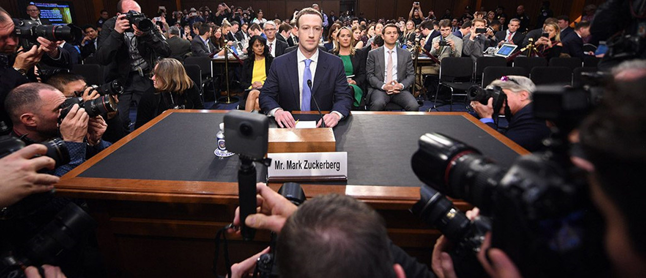  Mỹ cũng đang lo ngại trước quyền lực ngày càng lớn của Facebook, Google, Amazon...p/Ceo Facebook điều trần trước Quốc hội Mỹ. Ảnh: AFP
