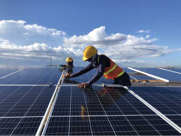 Dự án năng lượng tại tạo Solar Power tại Ninh Thuận do Doanh nhân Việt kiều Nguyễn Hoài Bắc đầu tư Việt Nam