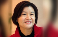 Nữ tỷ phú Zhou Qunfei khởi nghiệp thành từ công nhân làm việc lương 1 USD/ngày