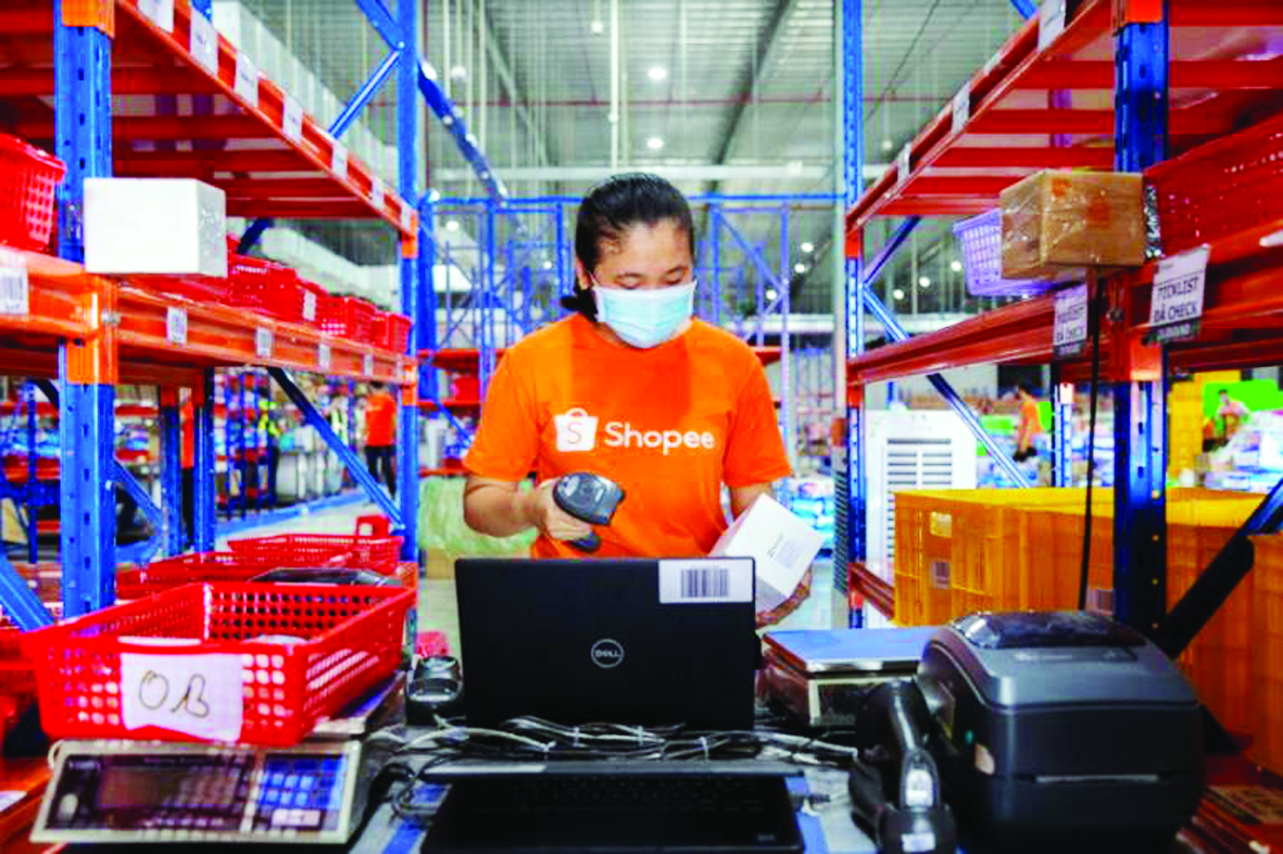  Shopee chuyển mục tiêu từ “chiếm thị trường” sang “có lãi” bằng cách tăng phí để tăng doanh thu. 
