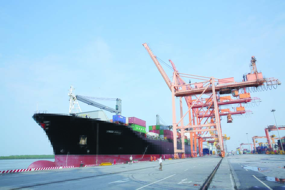 <p/>Dù lượng hàng hóa qua cảng biển Hải Phòng tăng đều đặn, nhưng nguồn thu phí dịch vụ cảng biển lại...thụt lùi.