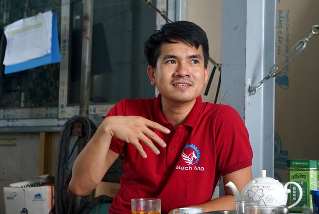Chàng thanh niên Nguyễn Văn Tư, từ bỏ ngang công việc nghìn USD về quê khởi nghiệp.