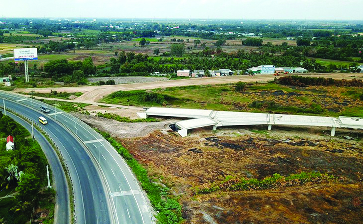  Dự án cao tốc Mỹ Thuận - Cần Thơ giải ngân được 900/1.811 tỷ đồng (đạt 49% kế hoạch). Ảnh: Nhã Chi