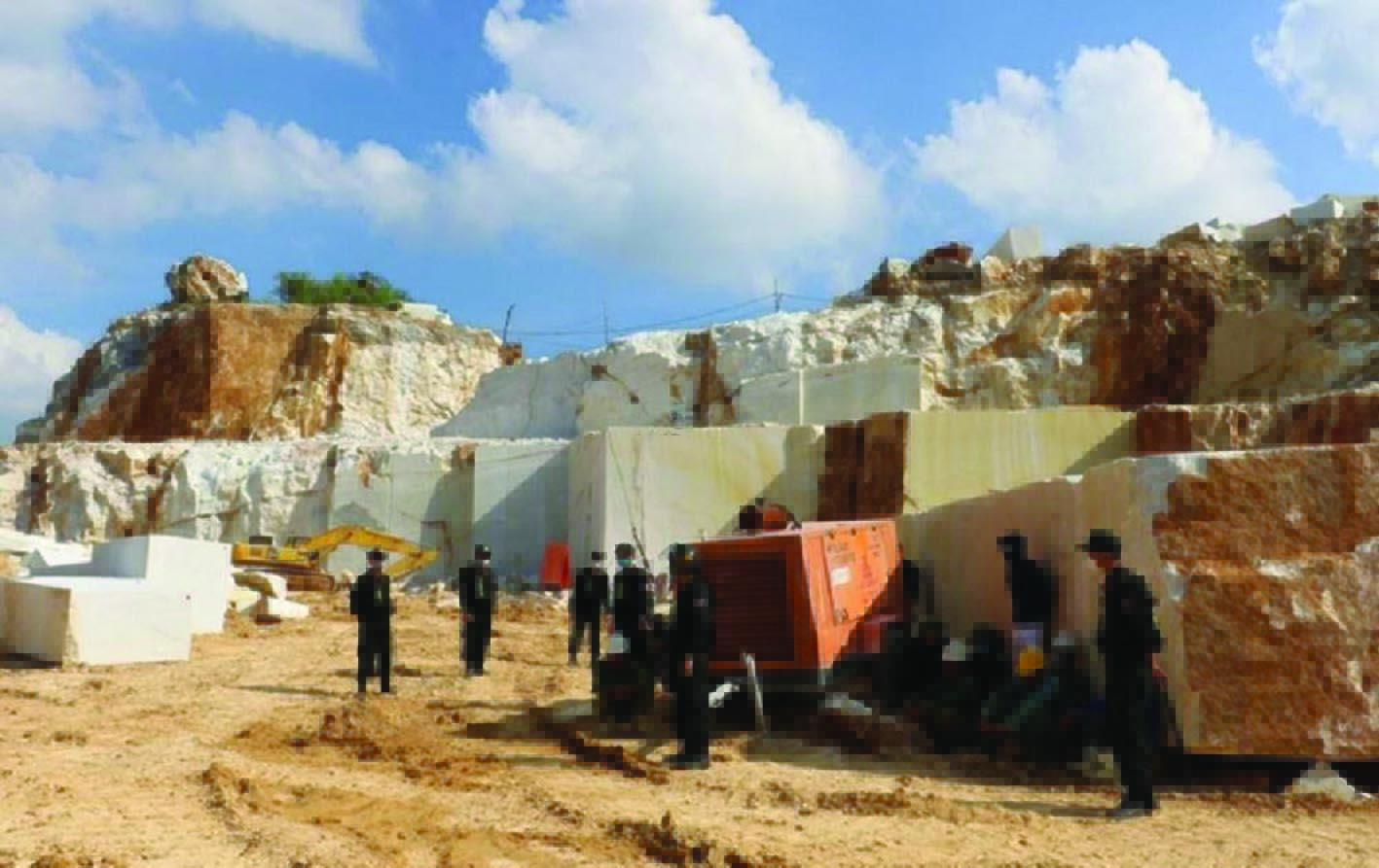  Tổ chức vây bắt khai thác đá trắng trái phép tại núi Phá Chủng thuộc xã Châu Lộc, Quỳ Hợp, Nghệ An.