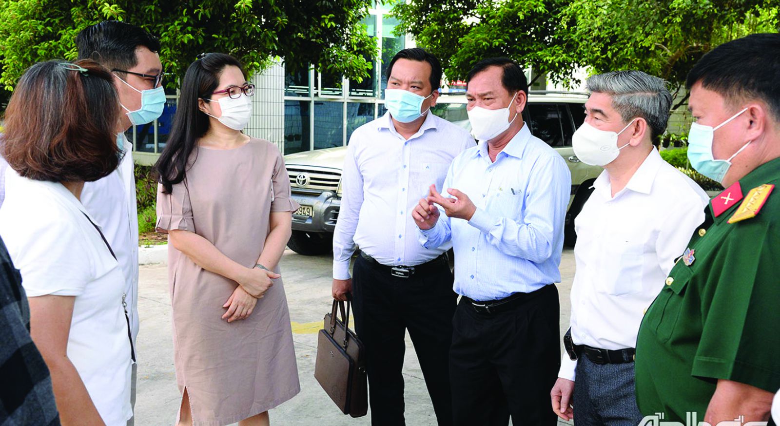  Chủ tịch UBND tỉnh Tiền Giang Nguyễn Văn Vĩnh làm Trưởng đoàn đã đến kiểm tra công tác phòng, chống dịch tại Khu công nghiệp Tân Hương (huyện Châu Thành)