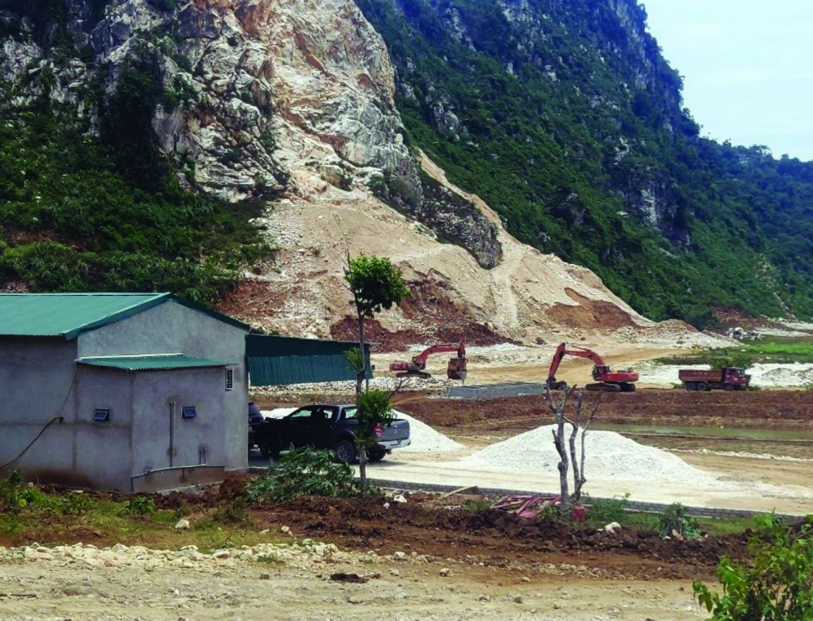  Mỏ đá tại Thung Vượt, Nghệ An được cấp phép cho Công ty CP Sơn Nam khai thác từ năm 2016 nhưng đến nay chưa hoàn thiện thủ tục thuê đất theo quy định