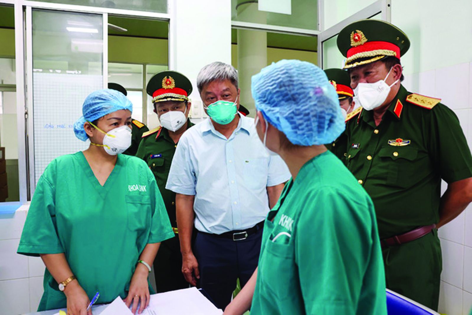  Thứ trưởng Nguyễn Trường Sơn cùng Tổ công tác đặc biệt của Chính phủ về phòng chống COVID-19 làm việc tại TP HCM và các tỉnh miền Nam trong đó có Tiền Giang
