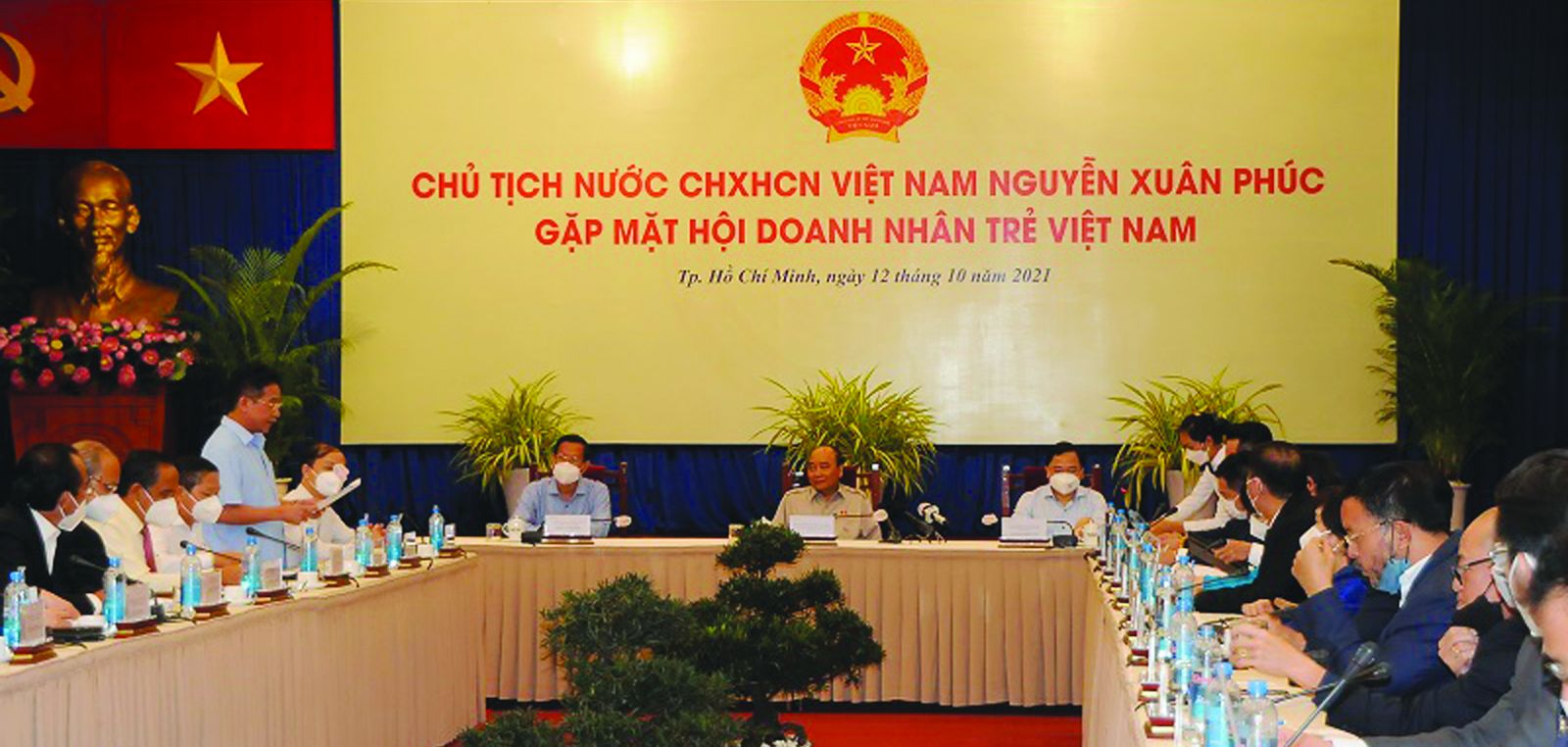  Sáng nay (12/10), tại Hội trường Thống nhất TP.HCM, Chủ tịch nước Nguyễn Xuân Phúc đã có buổi gặp mặt Hội Doanh nhân Trẻ Việt Nam nhân Ngày Doanh Nhân Việt Nam (13/10).br class=