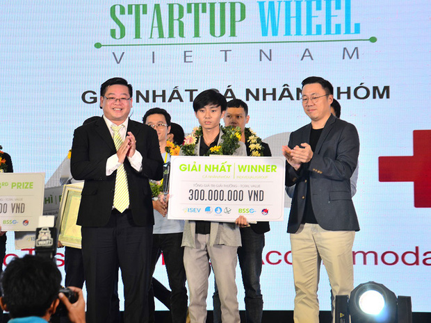 Duy Tuấn nhận giải tại Vietnam Startup Wheel 2019