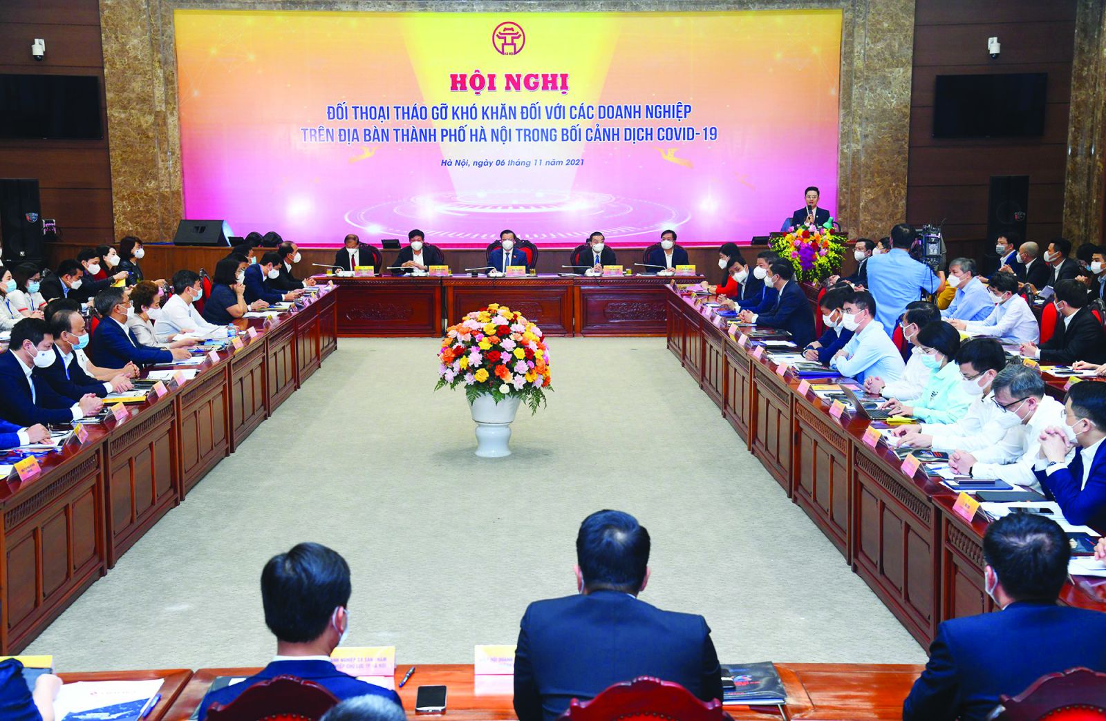  Hội nghị “Đối thoại tháo gỡ khó khăn đối với các doanh nghiệp trên địa bàn TP Hà Nội trong bối cảnh dịch Covid-19” 