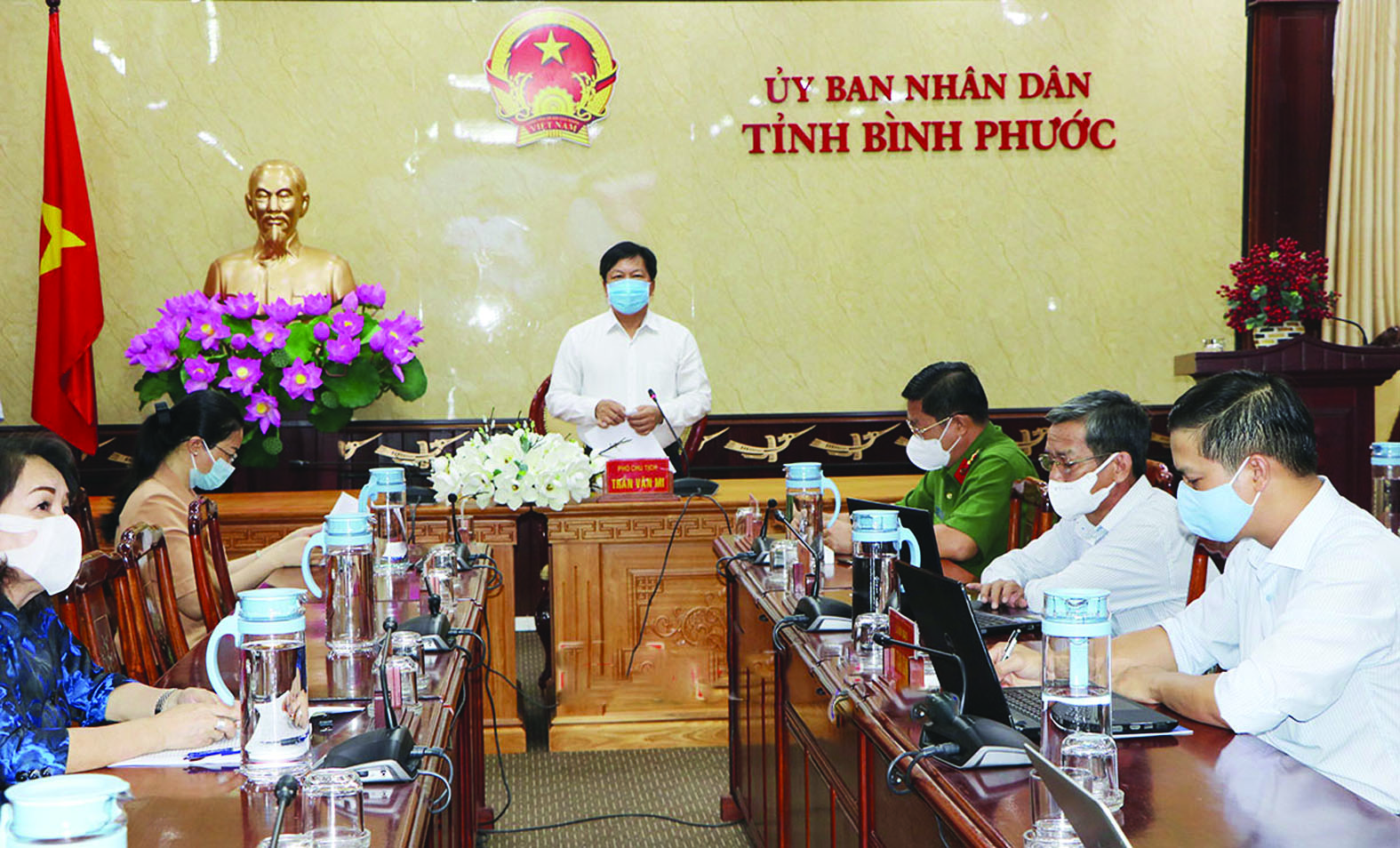  Phó Chủ tịch UBND tỉnh Bình Phước Trần Văn Mi chủ trì cuộc họp với các sở, ngành liên quan nhằm phân tích, đánh giá kết quả thực hiện chỉ số năng lực cạnh tranh cấp tỉnh (PCI) 2020 và đề ra phương hướng nhiệm vụ cho năm 2021