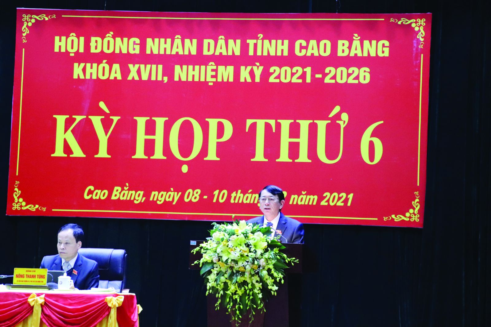  Đồng chí Hoàng Xuân Ánh, Phó Bí thư Tỉnh uỷ, Chủ tịch UBND tỉnh phát biểu tại hội nghị định hướng thực hiện thắng lợi các mục tiêu, nhiệm vụ phát triển KT-XH, đảm bảo quốc phòng - an ninh, xây dựng Đảng và hệ thống chính trị.