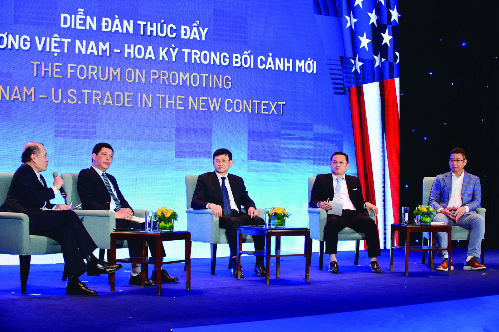 Diễn đàn “Thúc đẩy giao thương Việt Nam - Hoa Kỳ” trong bối cảnh mới do Tạp chí Diễn đàn Doanh nghiệp phối hợp với Vietnam Airlines tổ chức nhân dịp Vietnam Airlines được trao chứng chỉ bay thẳng thường lệ tới đến Mỹ.