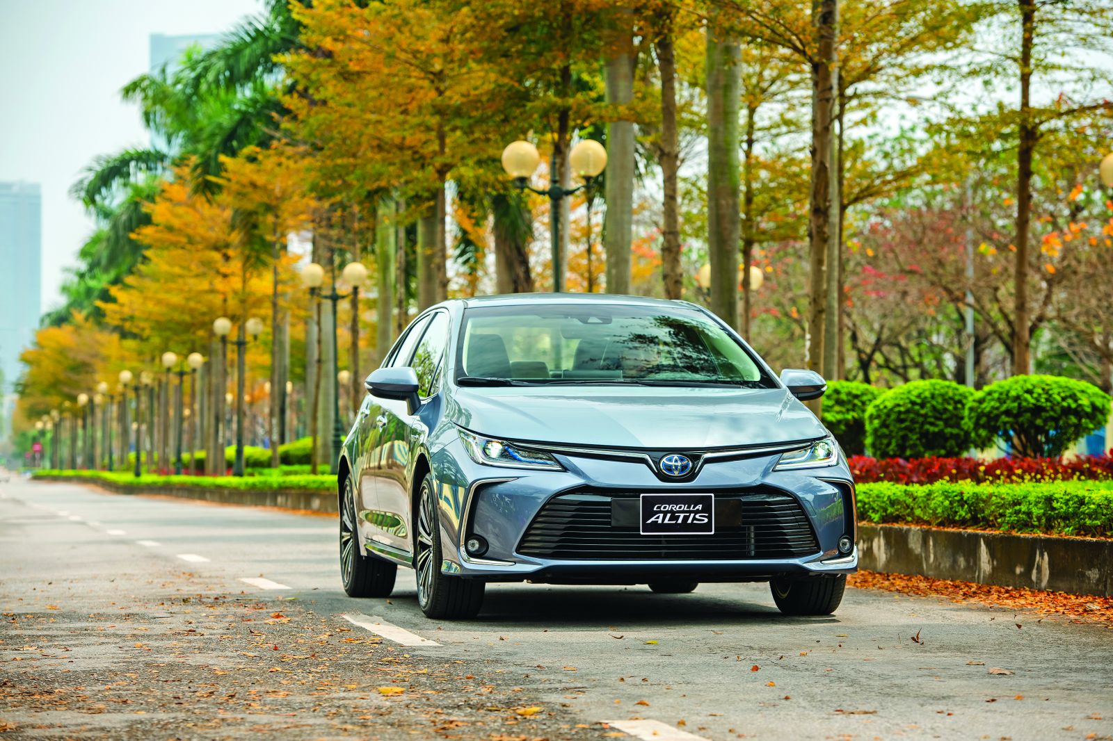  Mới đây nhất, ngày 09/03 Toyota Việt Nam giới thiệu mẫu xe hybrid thứ 3: Corolla Altis 1.8HEV