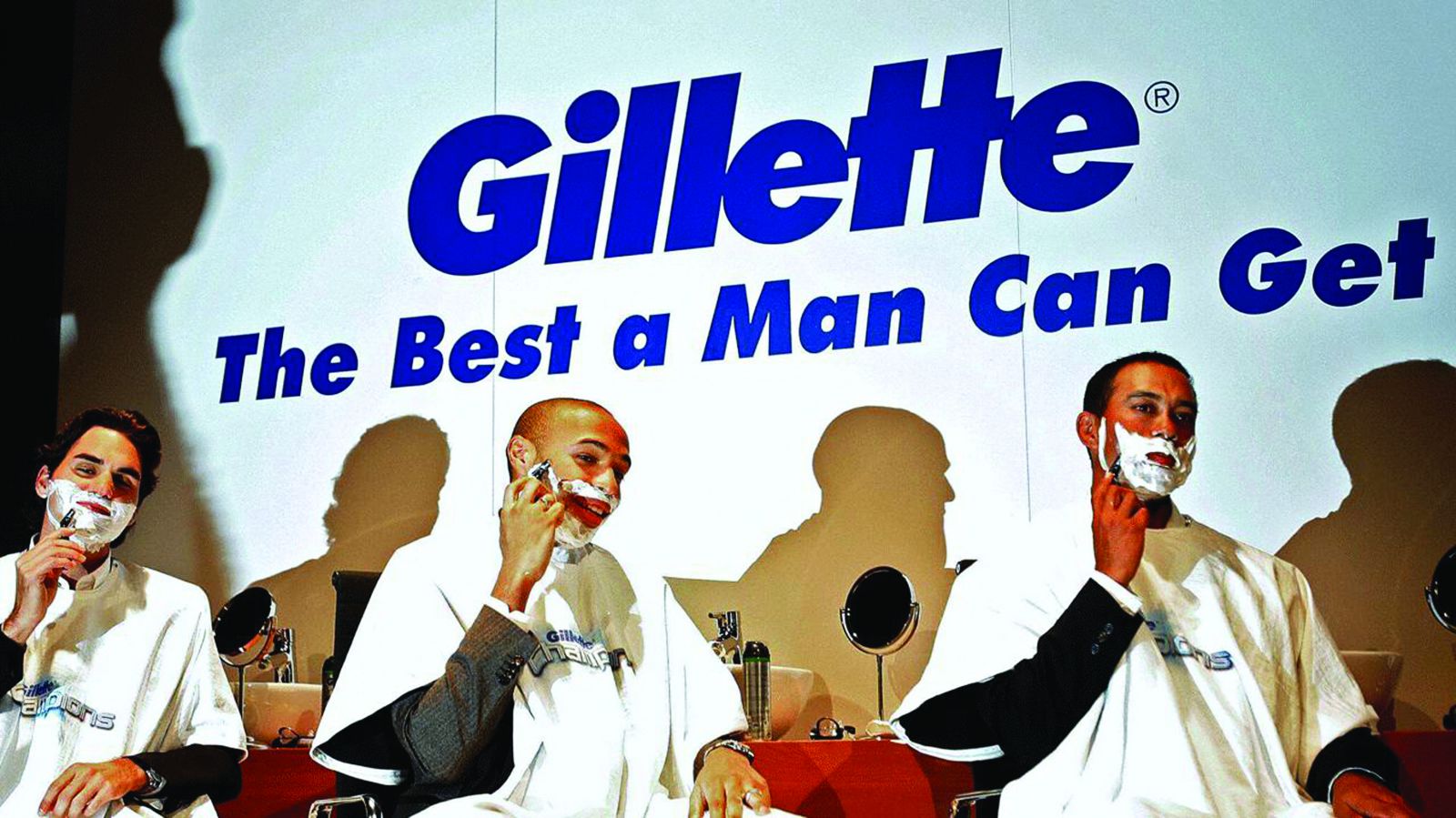  Gillette kiếm đậm từ việc bán hàng chục tỷ lưỡi dao cạo dùng một lần rồi bỏ cho các khách hàng được tặng con dao miễn phí.