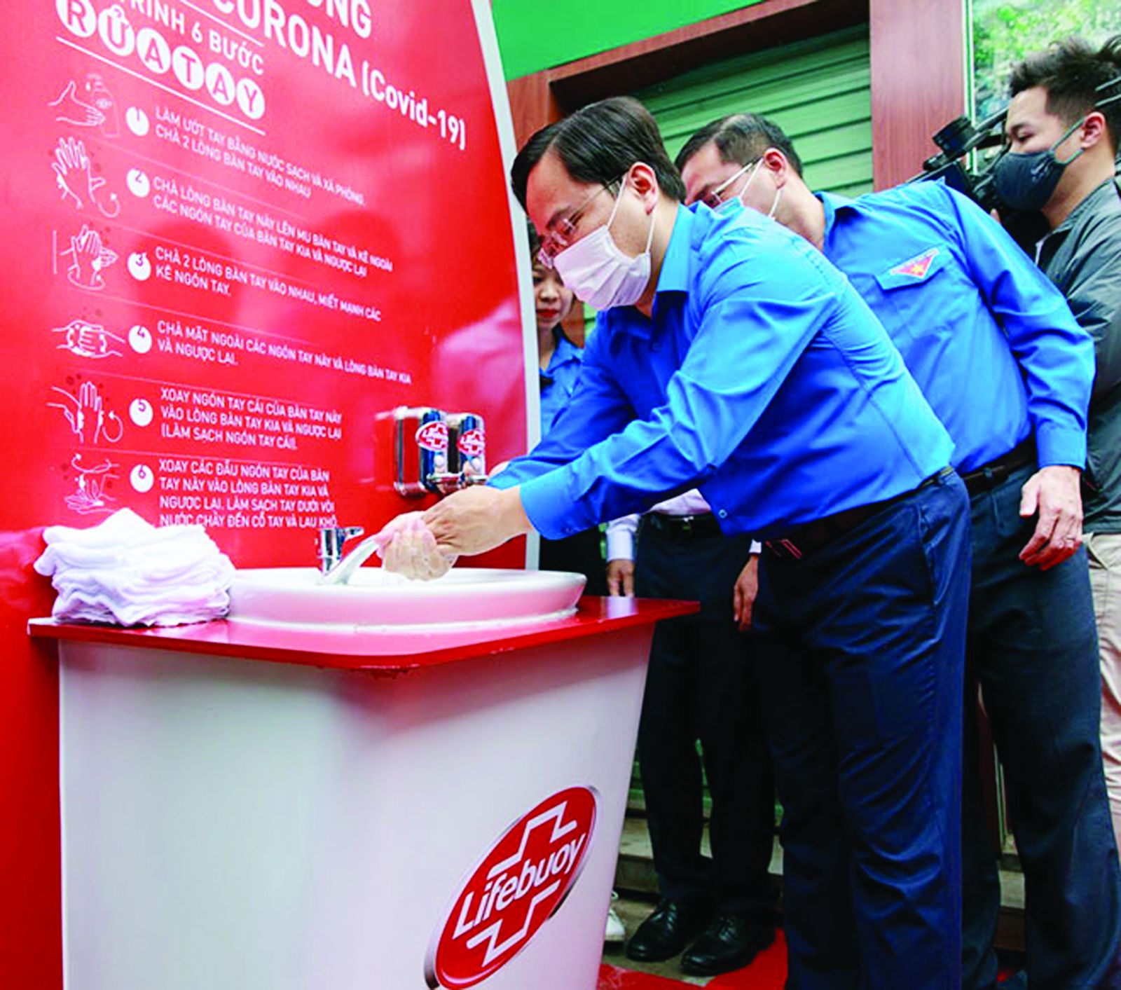 Chiến dịch “Ghen Cô Vy” của nhãn hàng Lifebuoy gây quỹ xây dựng 100 trạm rửa tay tạo tiếng vang trong dư luận.