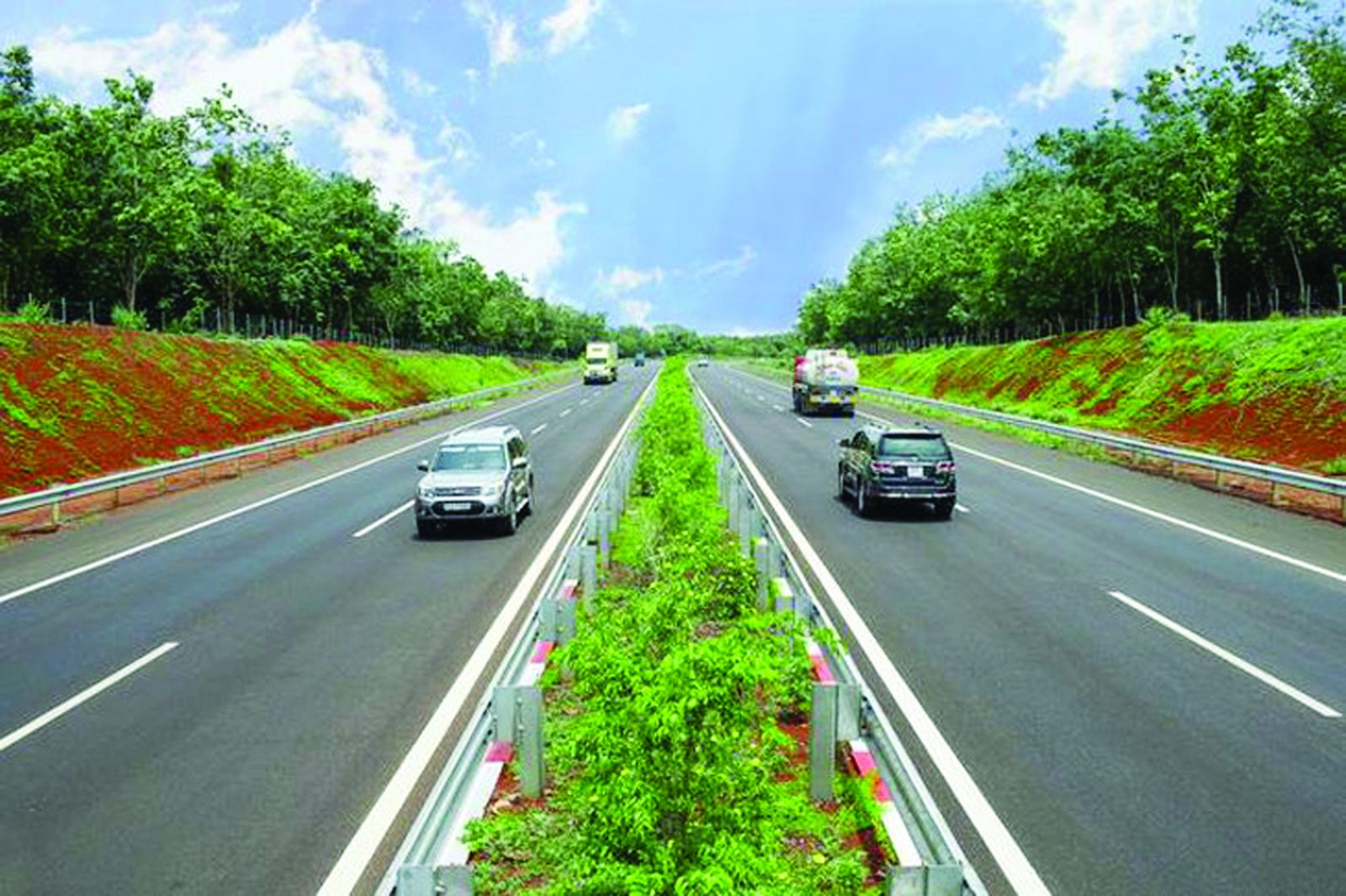 p/HĐND tỉnh Đắk Nông đã ban hành nghị quyết thống nhất thực hiện dự án đường cao tốc Gia Nghĩa (Đắk Nông) - Chơn Thành (Bình Phước) theo hình thức hợp đồng đối tác công tư PPP với tổng mức đầu tư sơ bộ khoảng 19.800 tỷ đồng, thời gian thực hiện dự án trong giai đoạn 2022-2025.