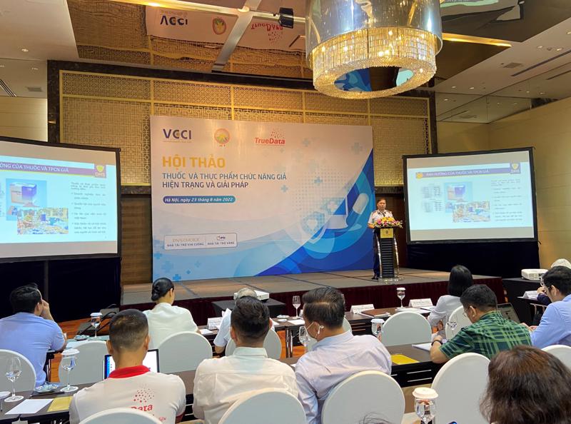  Hội thảo “Thuốc giả và thực phẩm chức năng giả - Hiện trạng và giải pháp” do Liên đoàn Thương mại và Công nghiệp Việt Nam (VCCI) phối hợp với Trung tâm Công nghệ chống hàng giả Việt Nam tổ chức