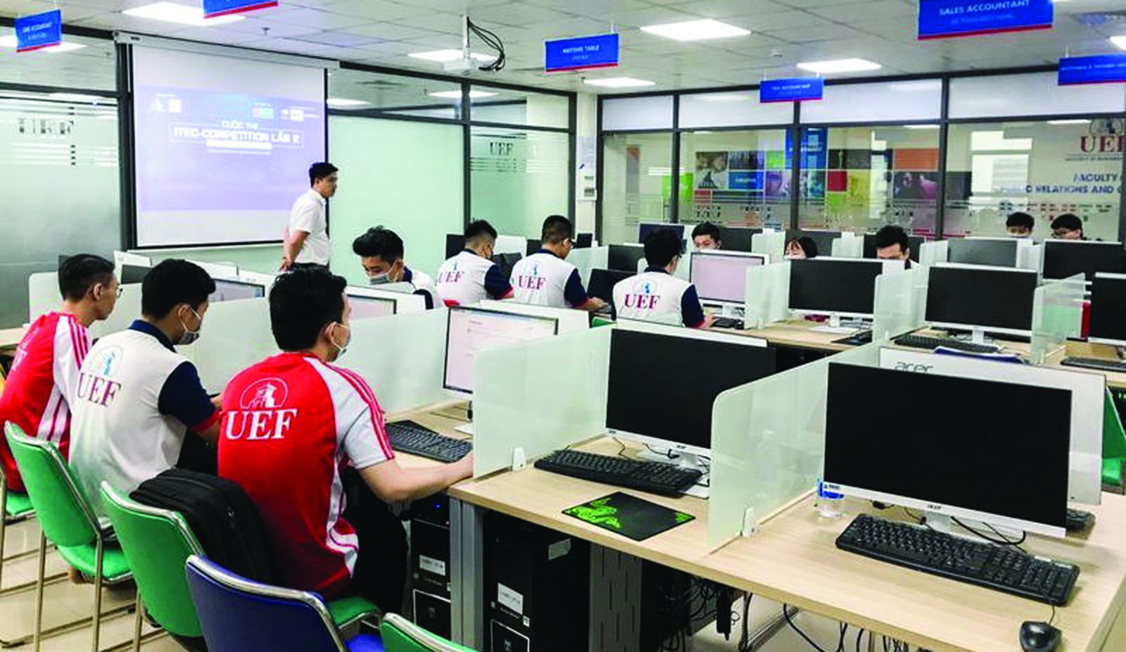  Đào tạo nhận lực công nghệ thông tin tại Đại học Kinh tế - Tài chính Thành phố Hồ Chí Minh - UEF