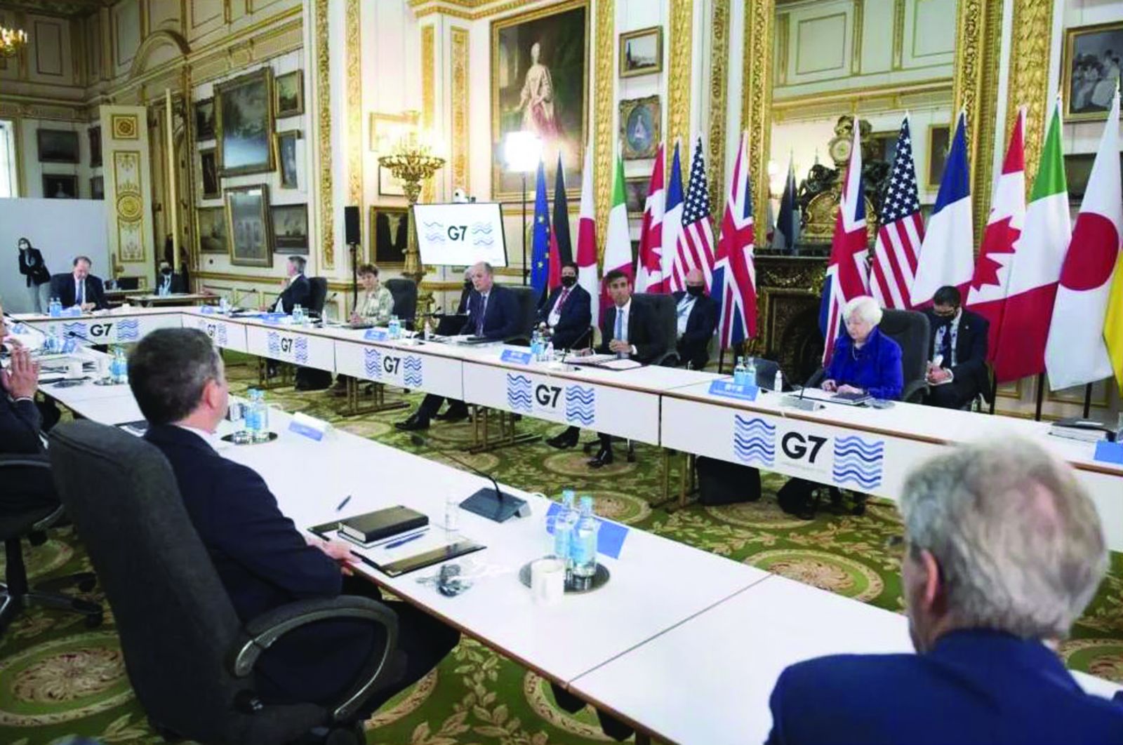  G7 đã quyết định áp trần giá dầu Nga. Ảnh: Reuters