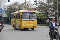 Xe buýt liên tỉnh “trên đường” phá sản