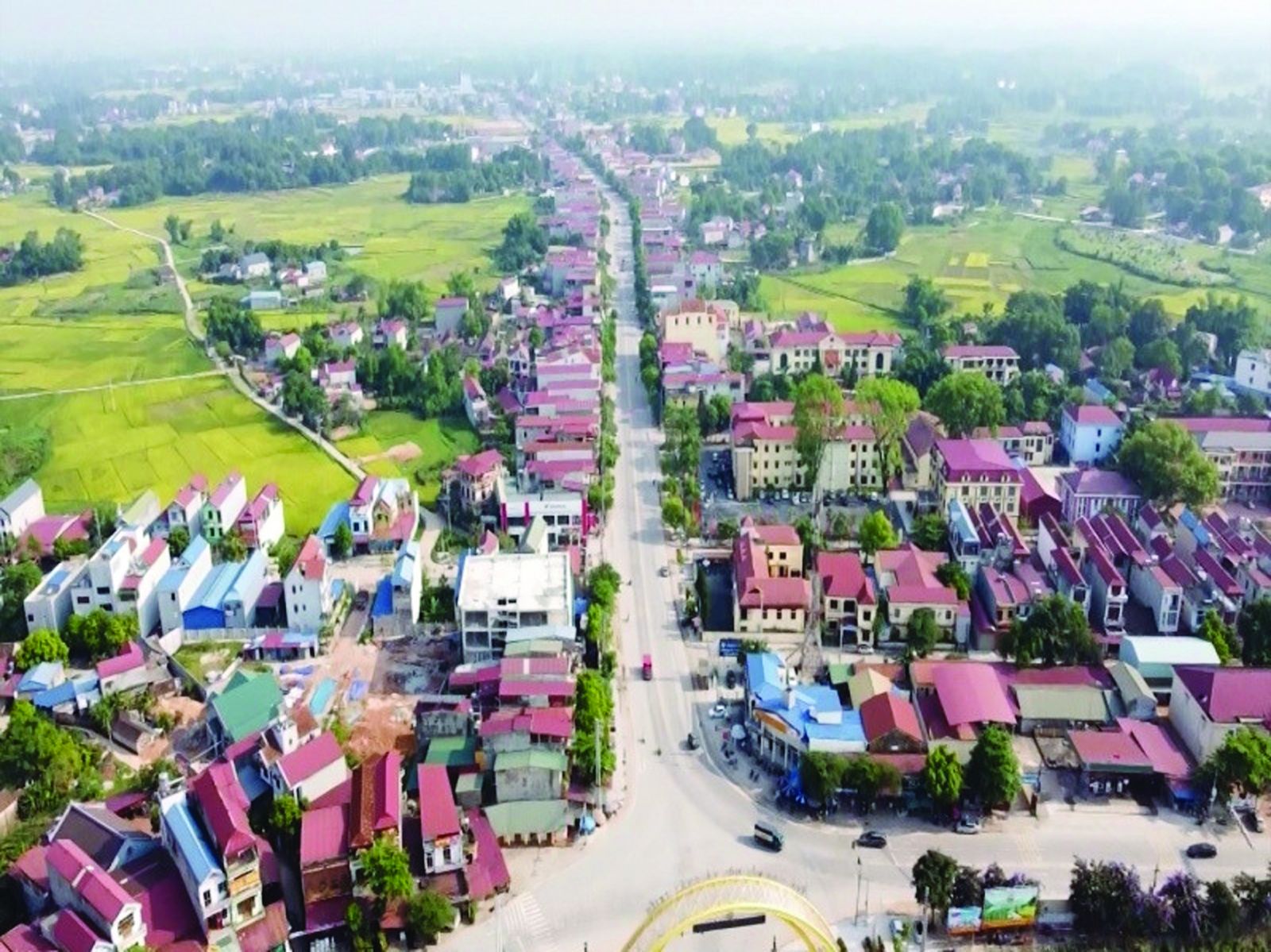  Phú Bình là một trong những huyện đầu tiên trên địa bàn tỉnh Thái Nguyên có 100% xã đạt chuẩn nông thôn mới.