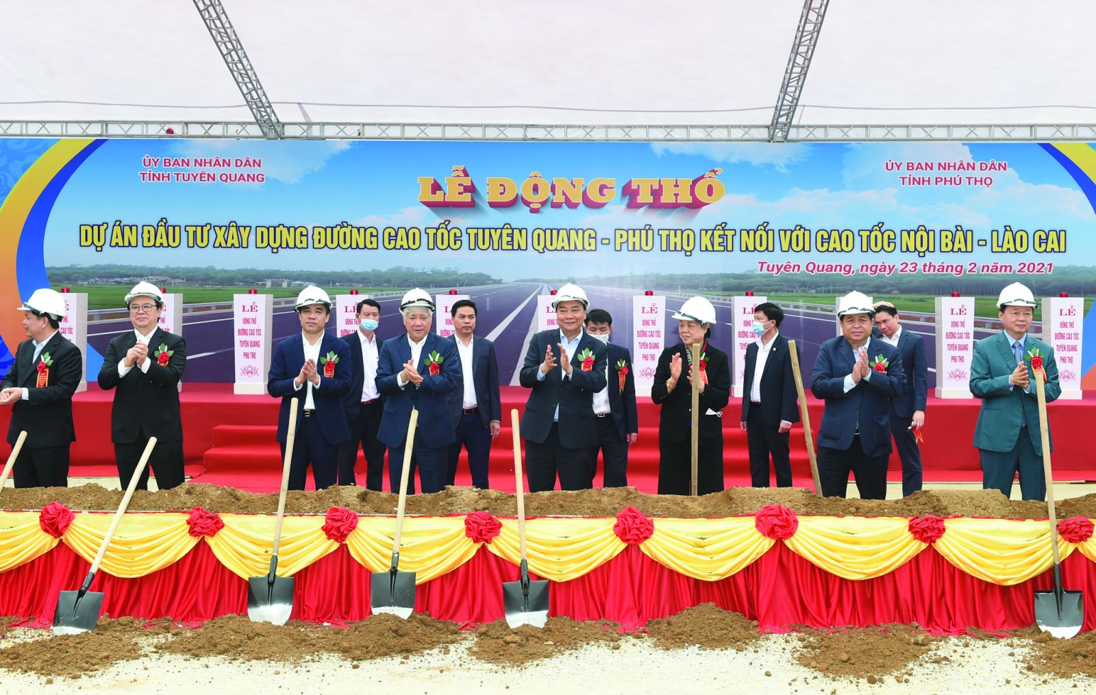 p/Các đại biểu động thổ dự án cao tốc Tuyên Quang - Phú Thọ.