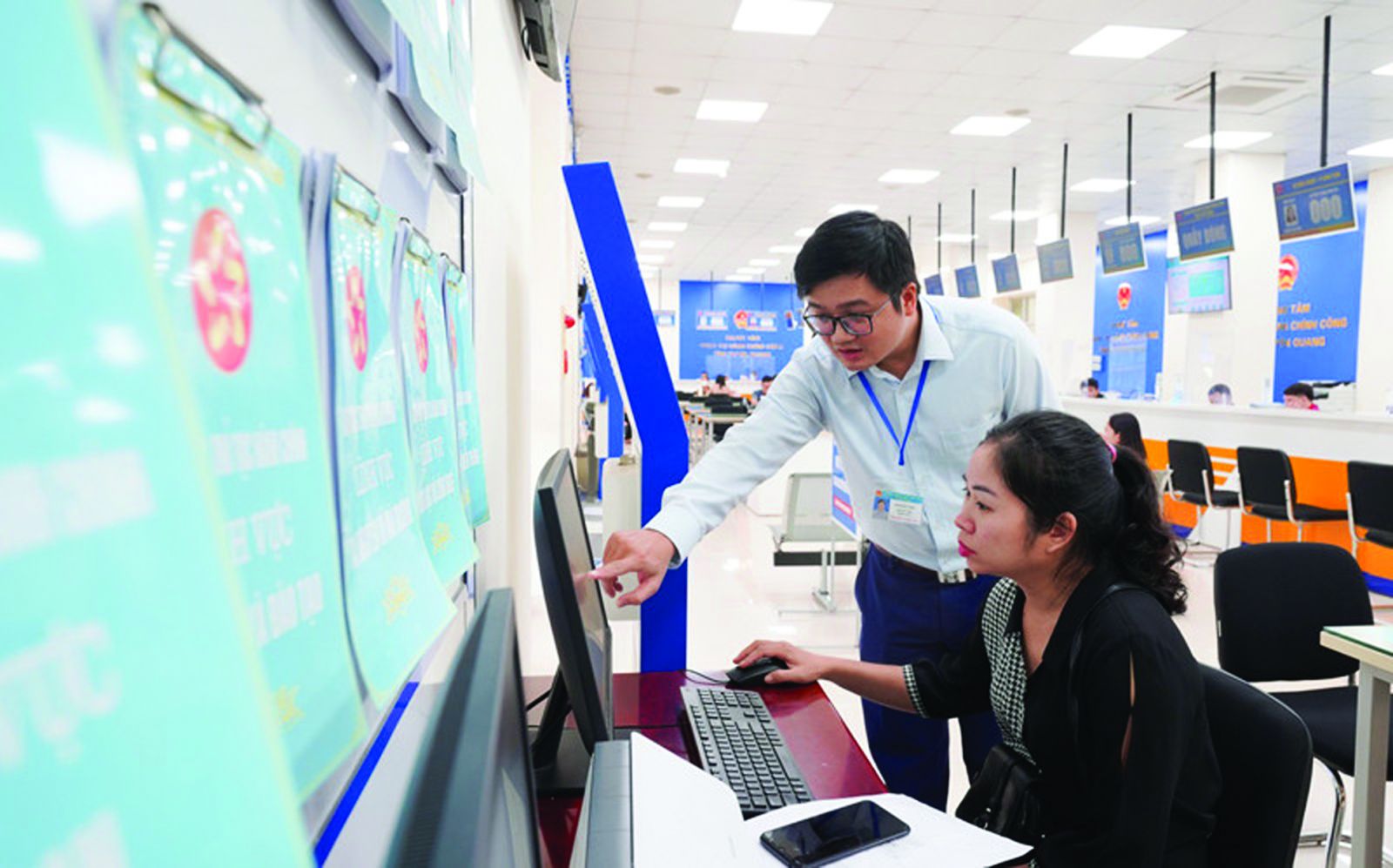  Hướng dẫn người dân cách làm thủ tục online tại Trung tâm hành chính công Tuyên Quang 