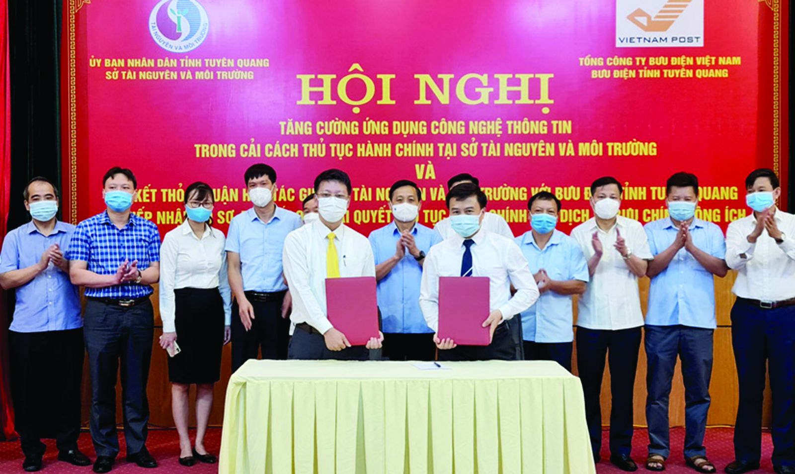  Sở Tài nguyên và Môi trường Tuyên Quang và Bưu điện tỉnh ký kết thỏa thuận hợp tác để triển khai dịch vụ bưu chính công ích.