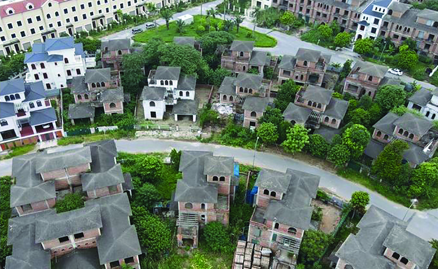  Nhiều biệt thự tại khu đô thị mới An Khánh, Hoài Đức, Hà Nội bỏ hoang. Ảnh: Trần Kháng