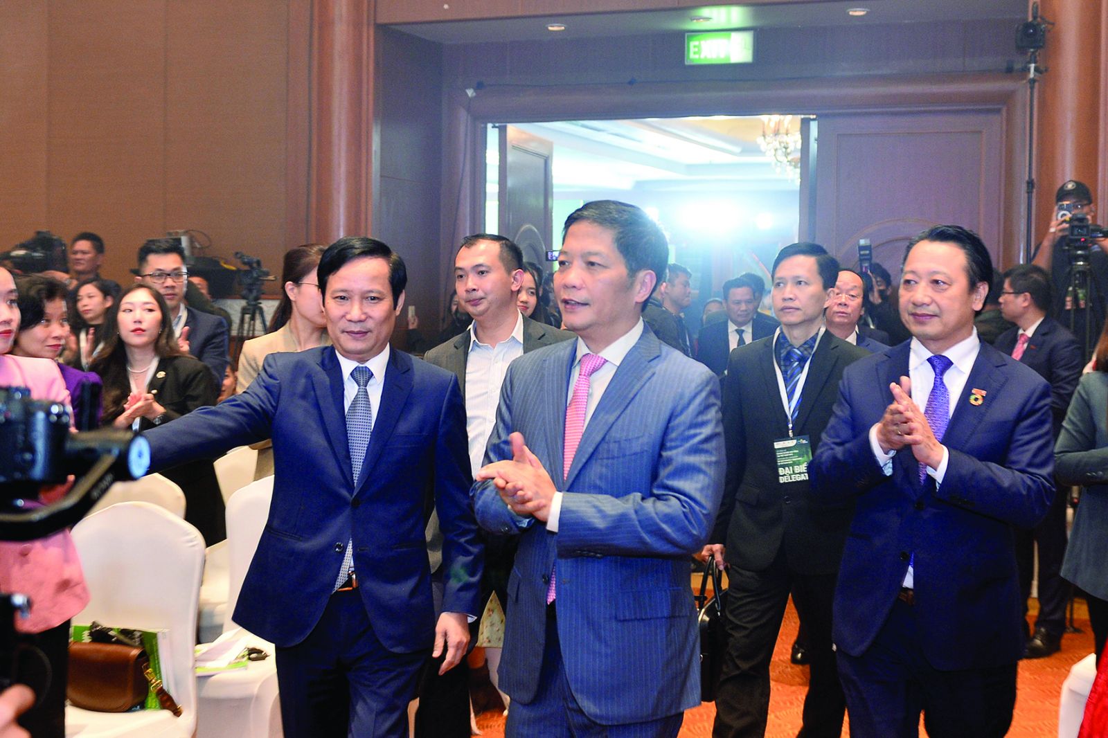 Ông Trần Tuấn Anh, Uỷ viên Bộ Chính trị, Trưởng Ban Kinh tế Trung ương tham dự Lễ công bố các Doanh nghiệp bền vững tại Việt Nam năm 2022 do VCCI tổ chức